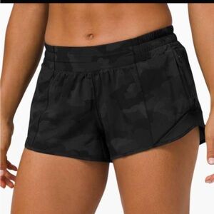 Lululemon hotty hot shorts size 4